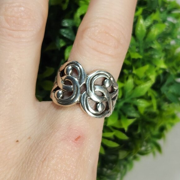 925 Sterling Silver Ornate Ring - Picture 2 of 4
